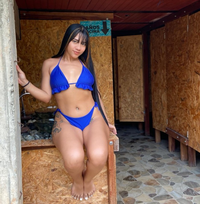 NIÑATA TIERNA Y MUY FIESTERA