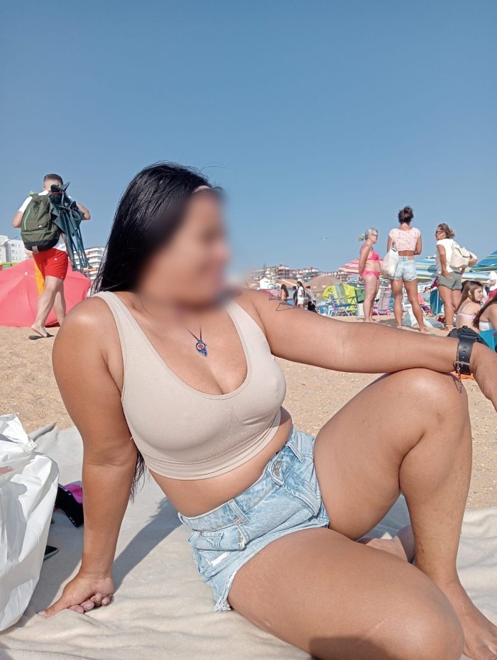 RICA CURVY DULCE Y APASIONADA