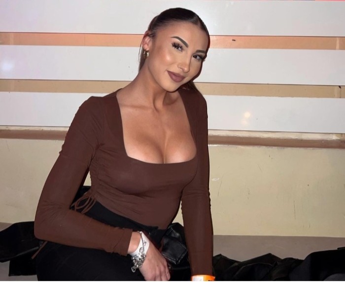 ACOMPAÑANTE LATINA CELESTE