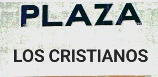 PLAZA LOS CRISTIANOS DE DIA PARA CHICA JOVEN