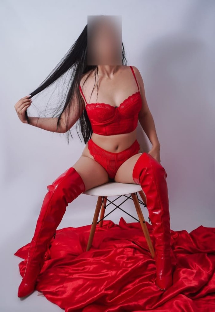 estoy cachonda ven a follarme