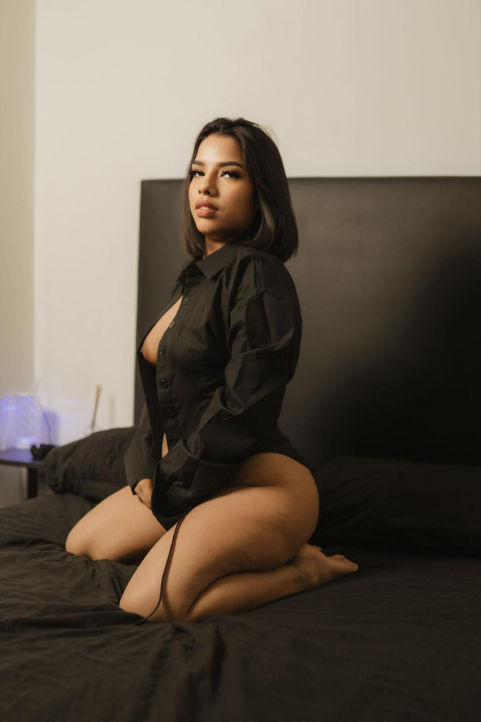 DULCE, ATENTA Y HERMOSA.