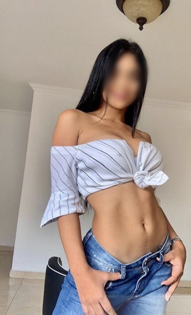 Colombiana con buenos pechos