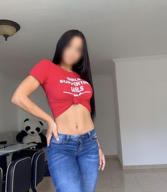 Colombiana con buenos pechos