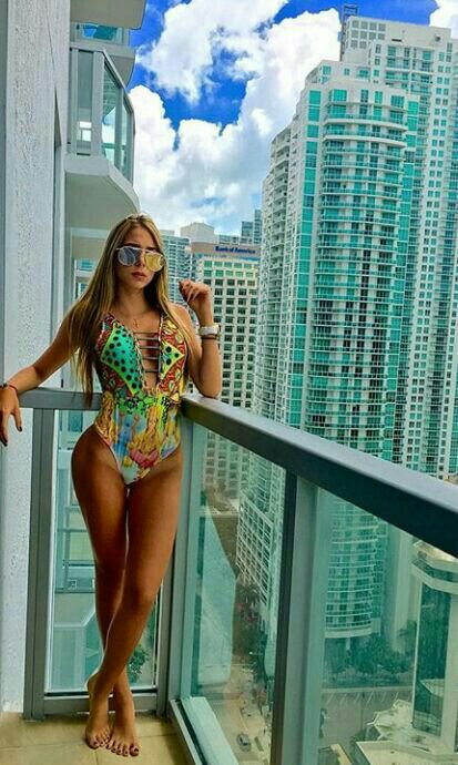 Colombiana de curvas perfectas