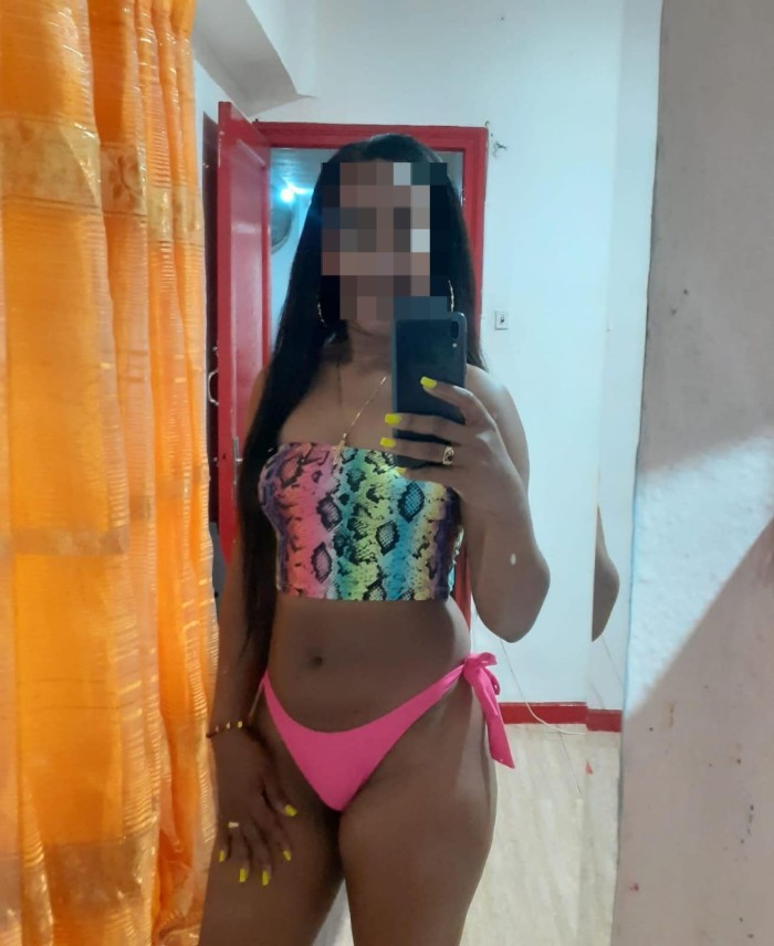 MORENITA CACHONDA CON GANAS DE LECHITA