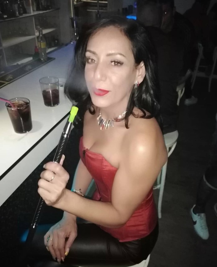 CONMIGO NO TE ABURRES. SOY JULIA