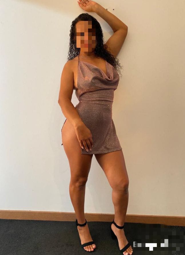 MORENA CARIÑOSA, HERMOSA Y EDUCADA