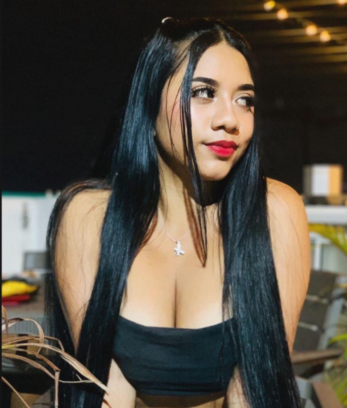 UNA CHICA SEXY DE CUERPO HERMOSO