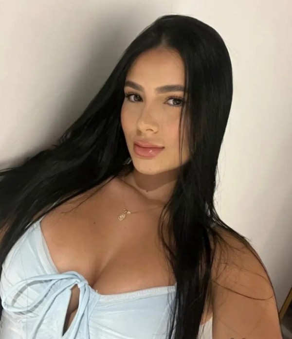 CHICA DE LUJO ( NUEVA EN LA ZONA) MUY COMPLETA