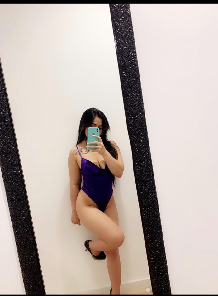 DELGADITA MUY GUAPA LA MEJOR DE TODAS