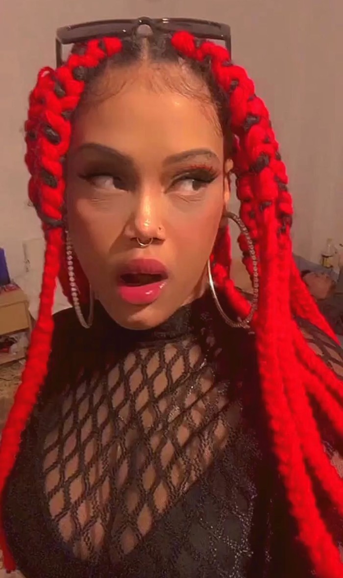 Morena coqueta y ardiente