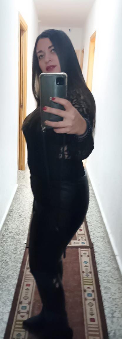SARA CON GANAS DE CORRERME EN TU POLLA 24/7 DOMICI