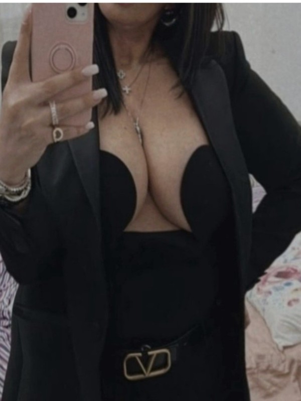 MADURA ELEGANTE DOMINANTE FANTASÍAS DESPLAZÓ