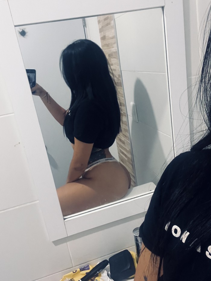 Latina recién llegada a Sevilla