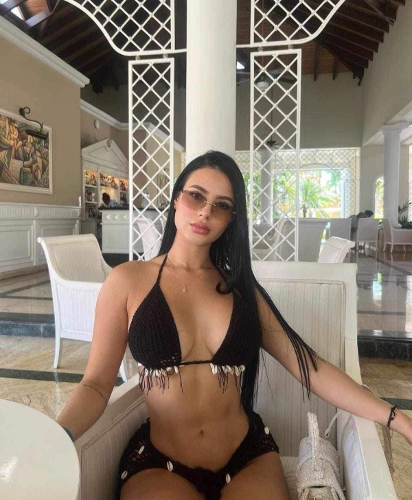 CHICA DE LUJO ( NUEVA EN LA ZONA) MUY COMPLETA