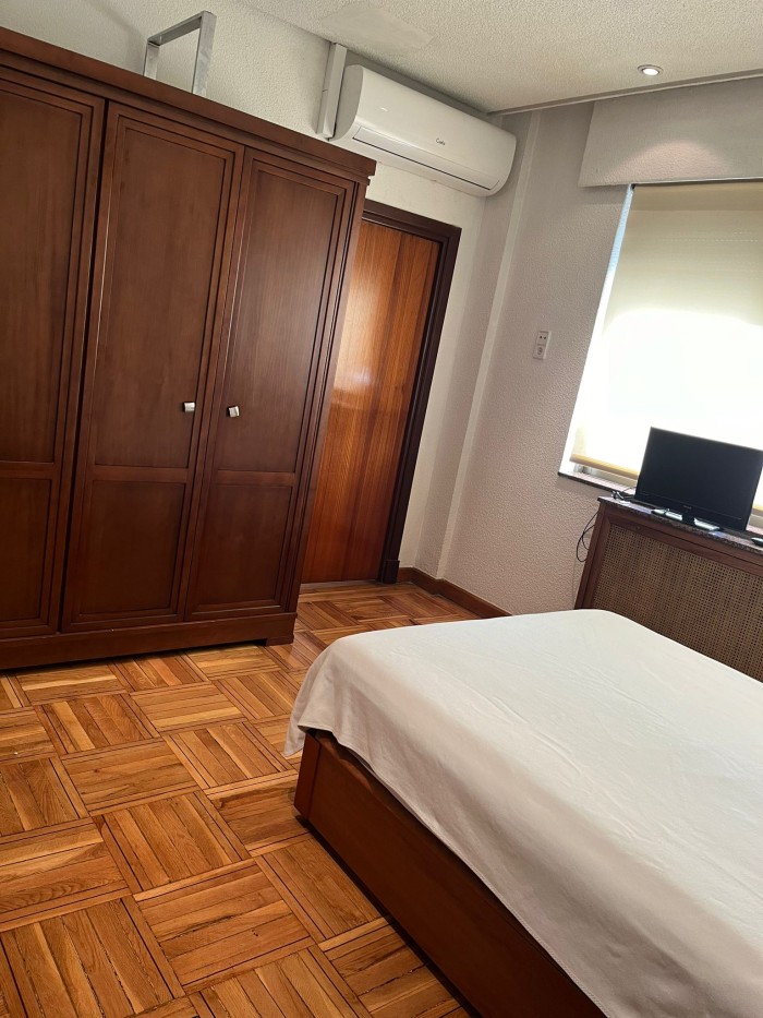SE ALQUILAN BONITAS HABITACIONES AMBIENTE FAMILIAR