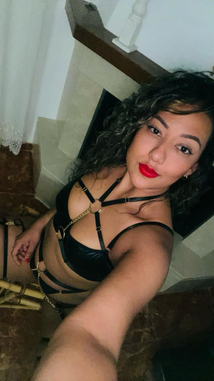 VALERY LATINA CURVI GUAPA CARIÑOSA Y CAÑERA 24H