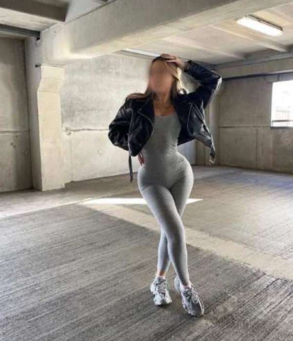 HANNAH , LA RUBIA MAS DESEADA DE TODO MADRID.