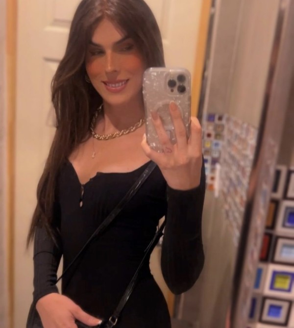 , sorpreson estre las piernas