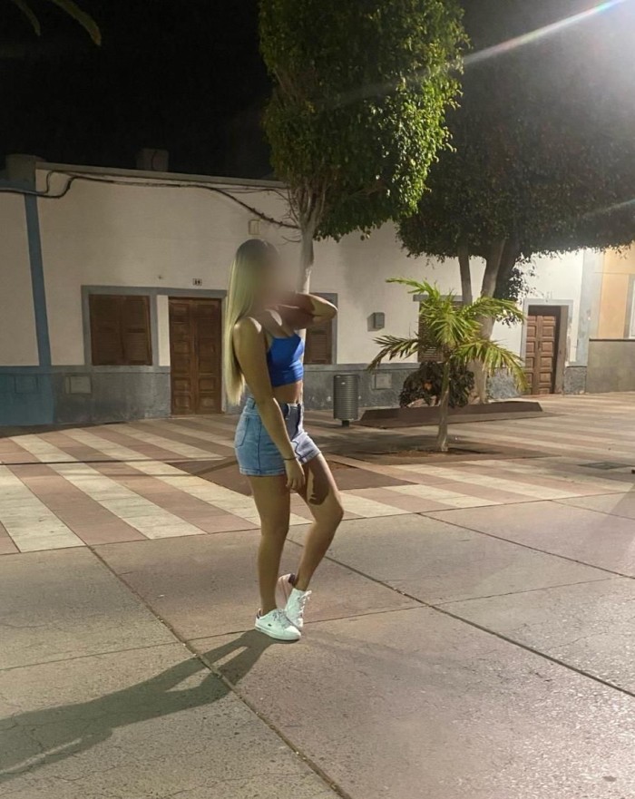 Shopia atractiva y sexy latina