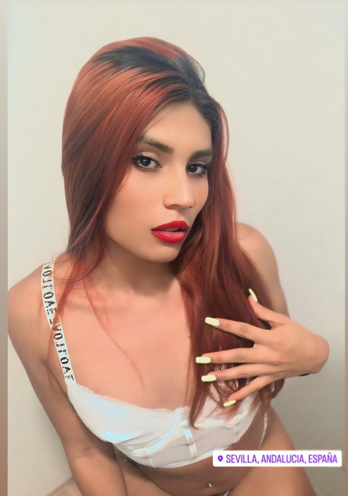 Mirella Chica trans super femenina 24hs con sitio