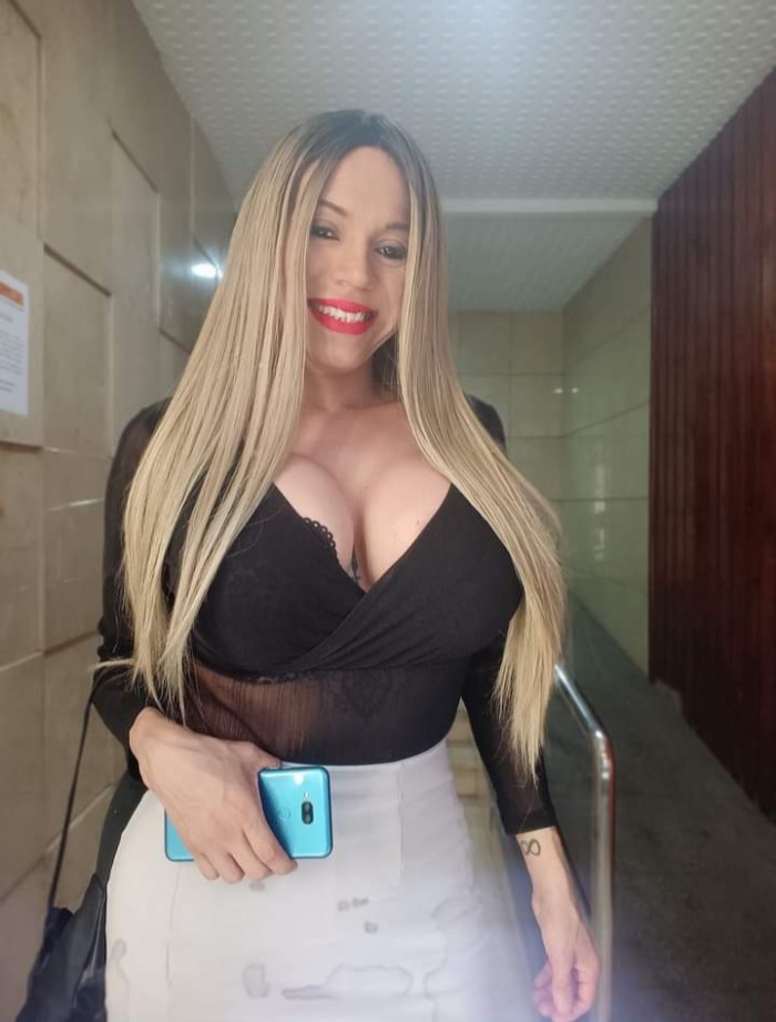 NOVEDAD TRANS NICOLE.CUERPAZO.674447924