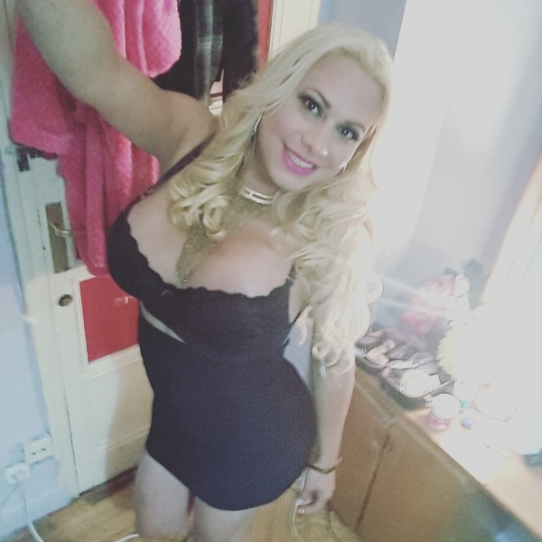 Sensacional rubia latina en Tenerife Sur playa las Américas