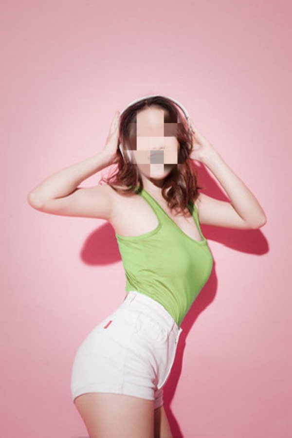 asiaticas orientales jovenes guapas en ibiza