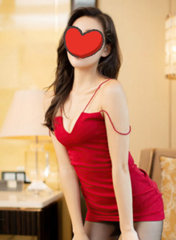 asiaticas orientales jovenes guapas en ibiza