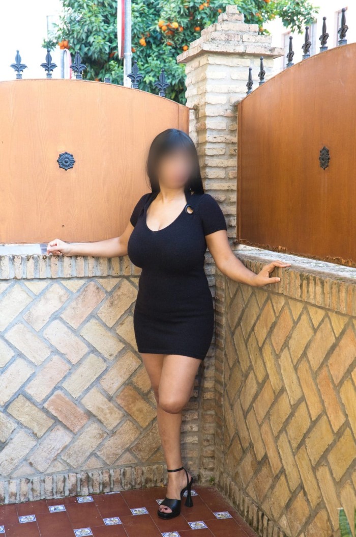 MULATA DOMINICANA GUAPISIMA CUERPO ESPECTACULAR