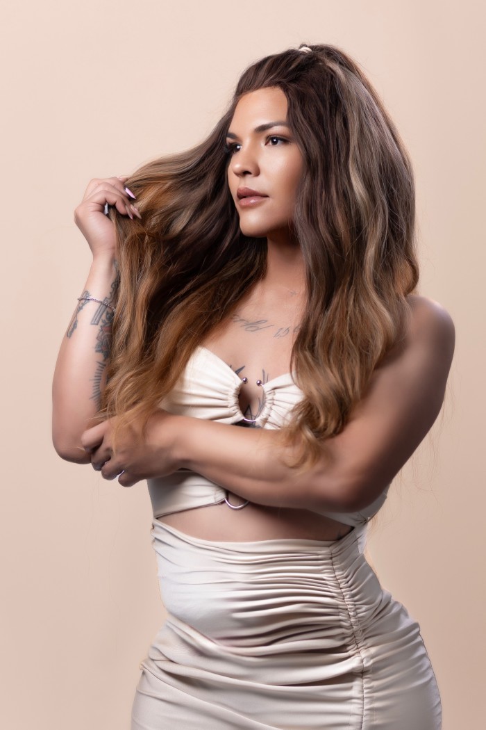 MUJER TRANS MUY VICIOSA Y FIESTERA UN BOMBÓN