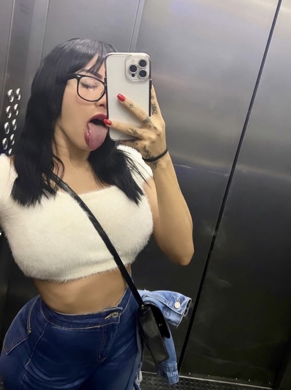 TRATO NOVIOS, IMPLICADA, SEXO ANAL, TRÍOS, URGÍAS,