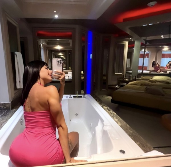 TRATO NOVIOS, IMPLICADA, SEXO ANAL, TRÍOS, URGÍAS,