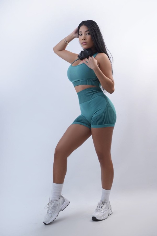 Gabriela , jovencita latina busco Amoor