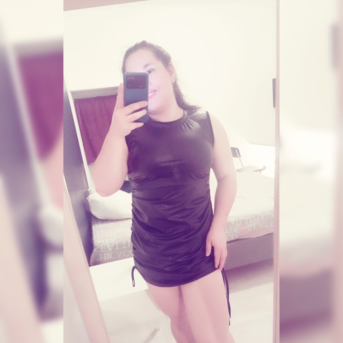 DOS AMIGUITAS ESPERÁNDOTE en CASA