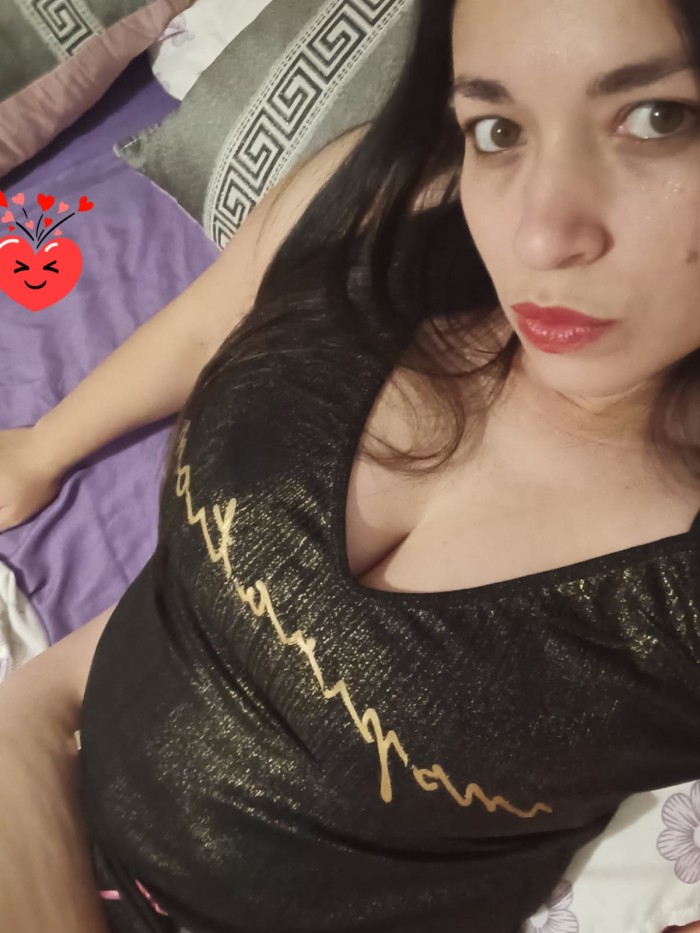 SARA UNA LATINA MUY CANDENTE Y SENSUAL!
