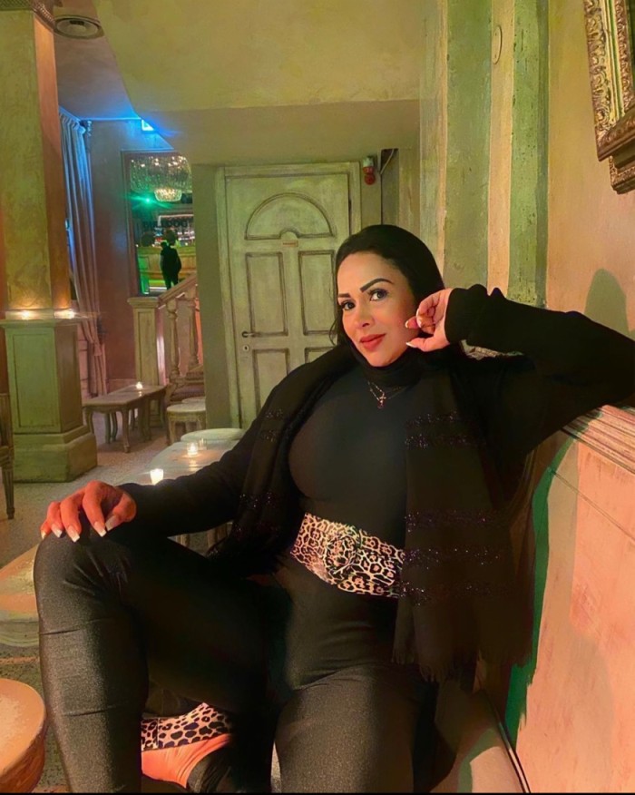 claudia sensual latina