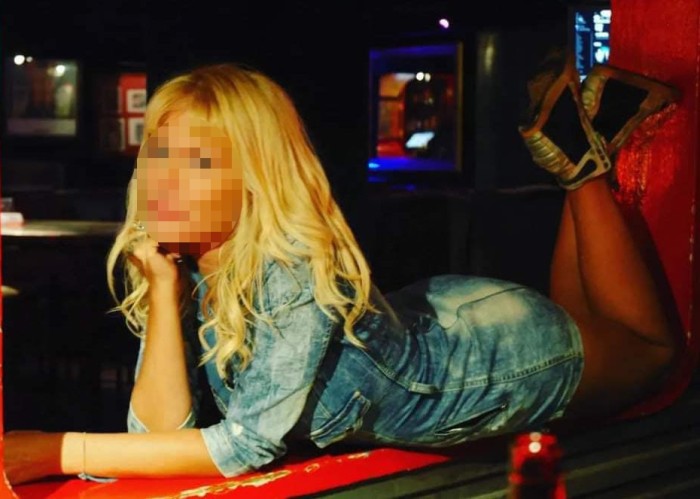 RUBIA ESPAÑOLA SENSUAL Y MUY IMPLICADA