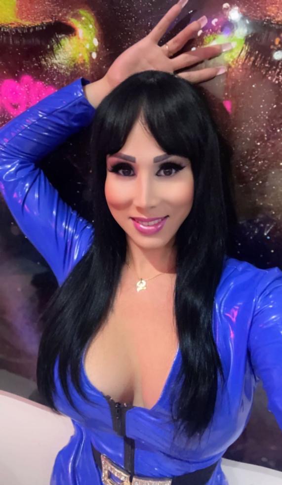 Hermosa trans venezolana exclusiva me dezplazo estoy en Madrid plaza Castil