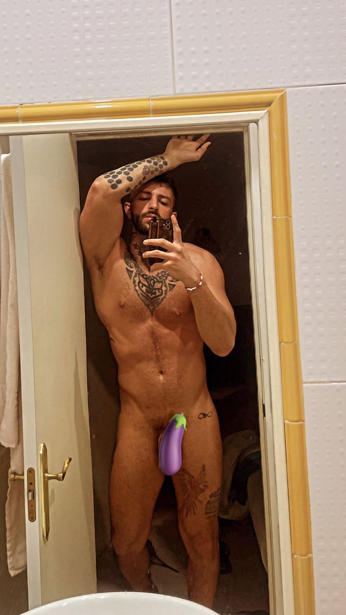 Macho dominante para fiesta o compañia
