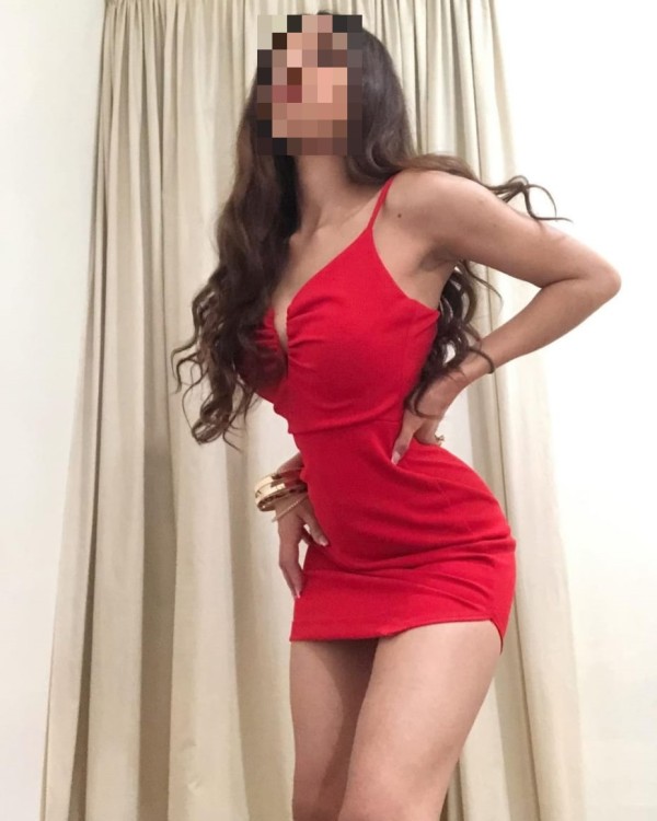 Latina joven caliente,extrovertida domicilio24h