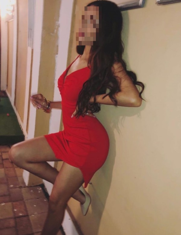 Latina joven caliente,extrovertida domicilio24h