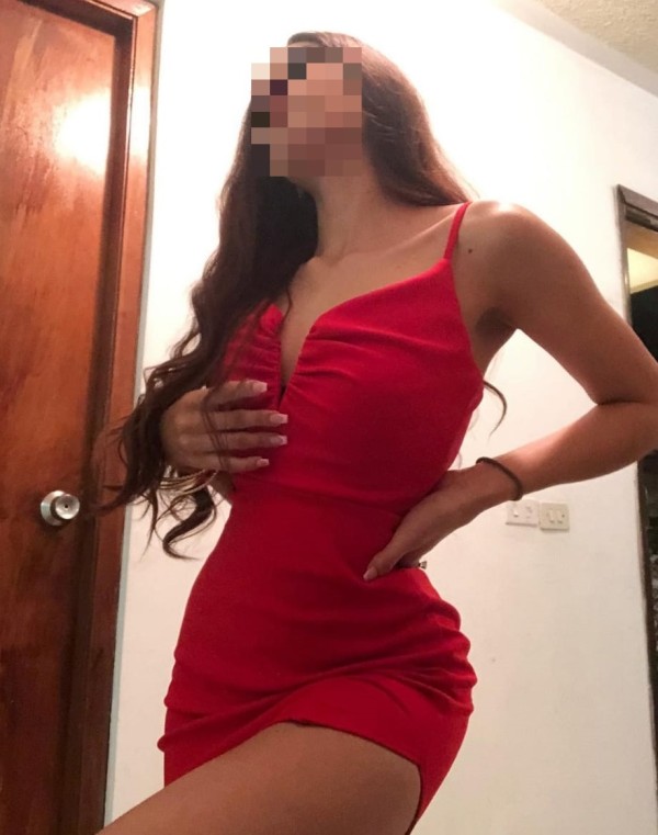 Latina joven caliente,extrovertida domicilio24h