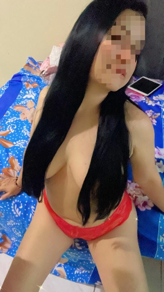 SAMMY DEJAME PONERTE MIS TETAS EN TU CARA !!