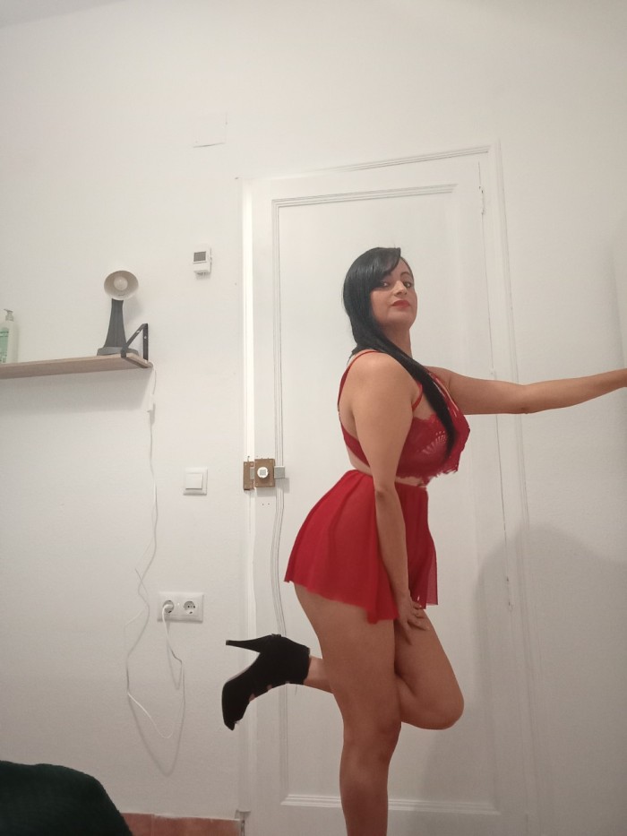 latina fogosa esperando por tu polla