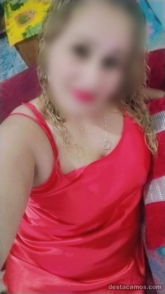 Señora cachonda amable y complaciente
