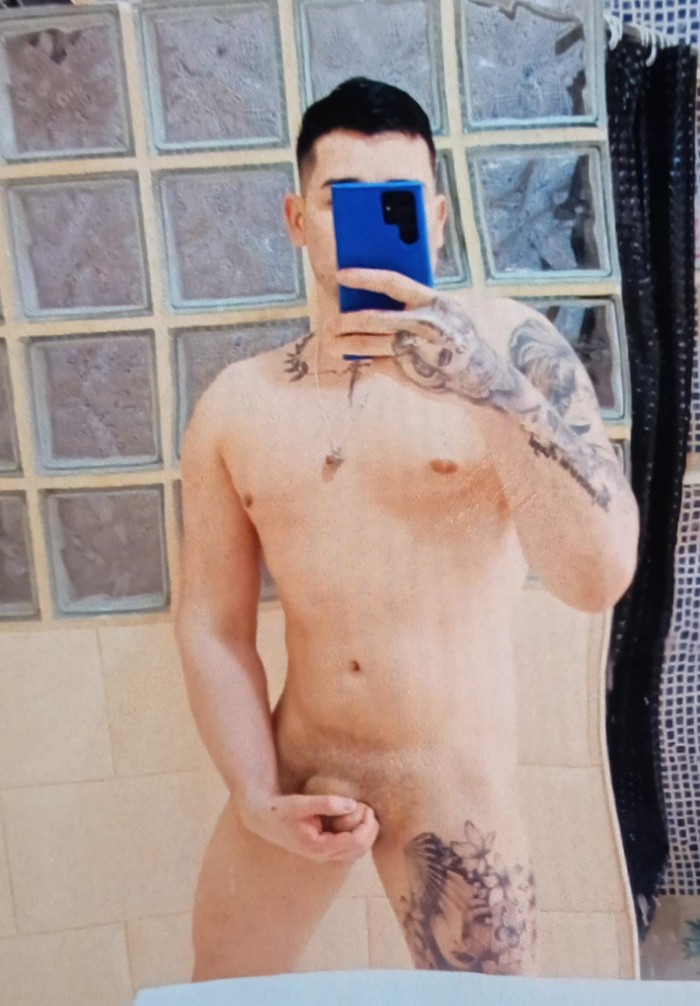 Hola soy jeampico chico de 25 años latino