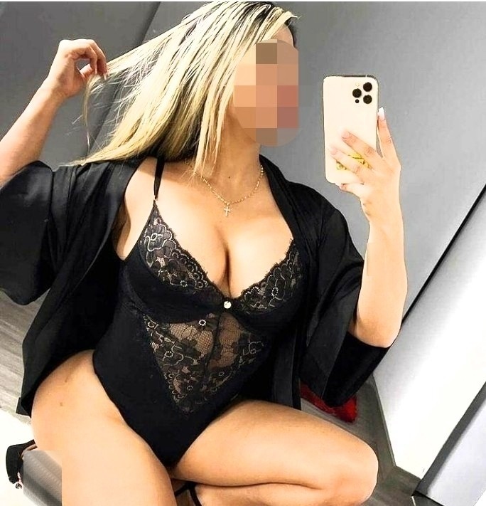 RUBIA SEXY…