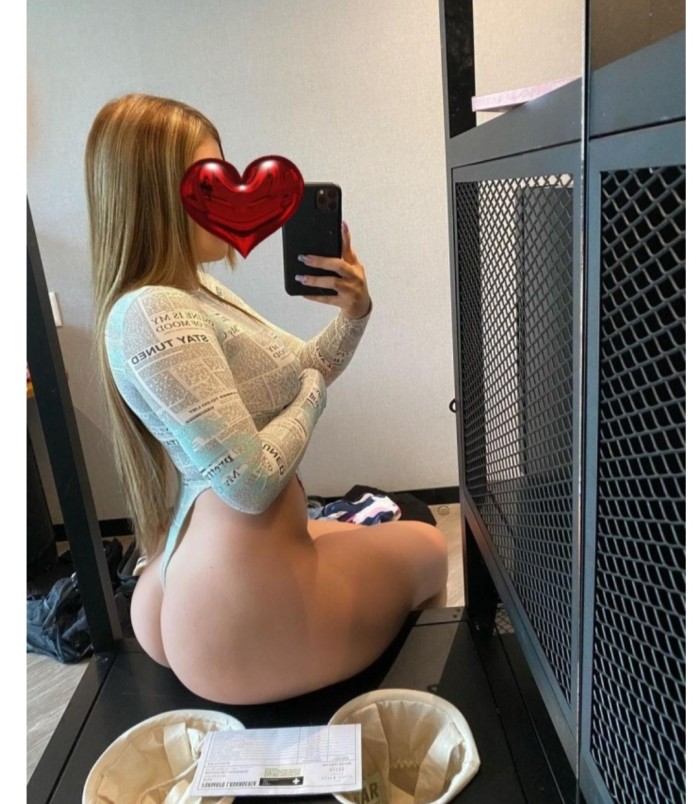 BELLA Y JOVEN MASAJISTA SIN BRAGUITA APARTIR D 30€